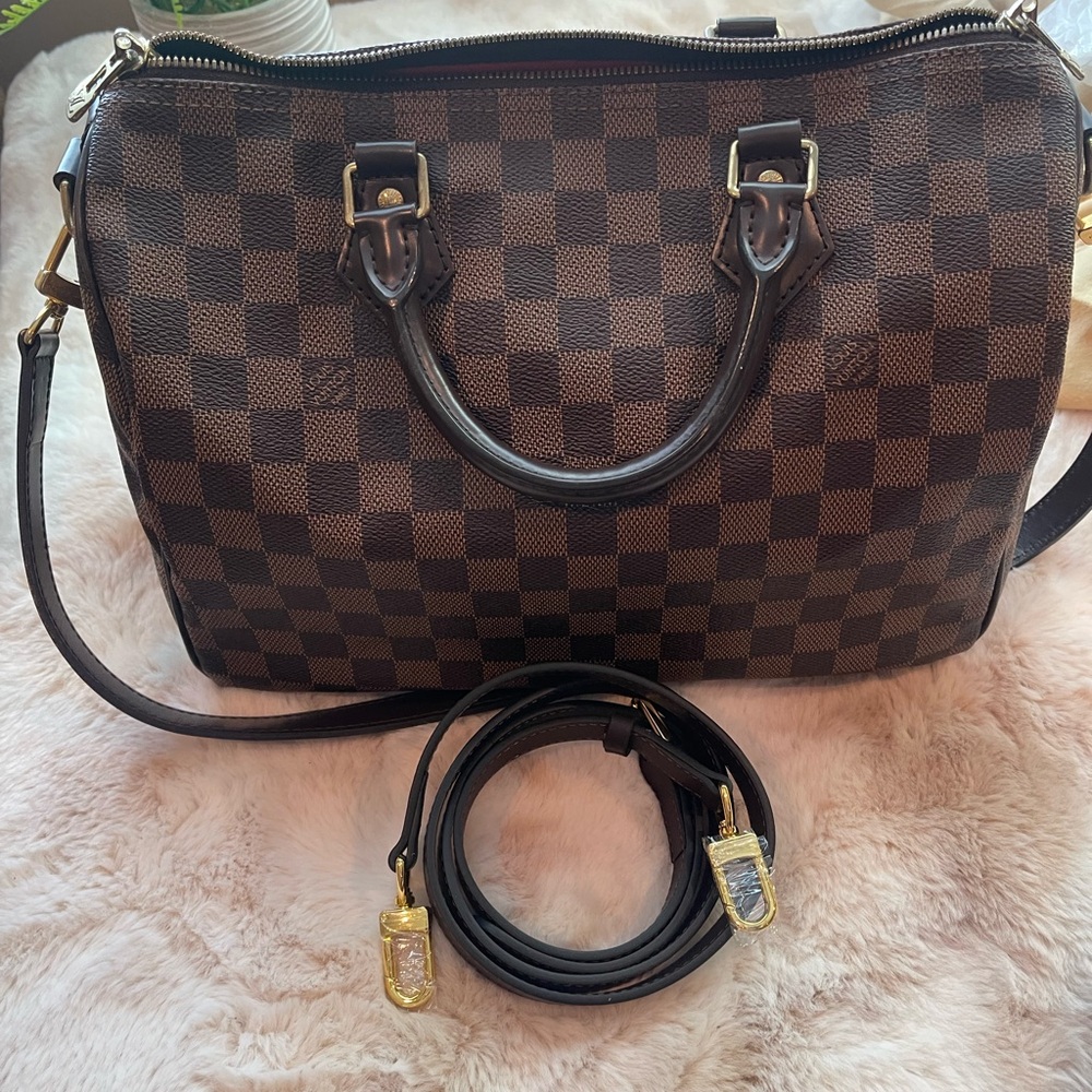 EUC Louis Vuitton Speedy 30 Damier Ebene with shoulder strap